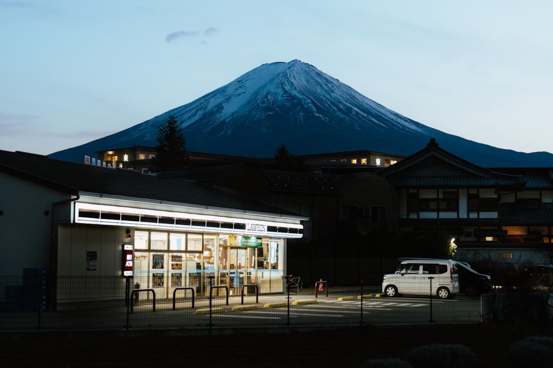 《南京照相馆》路演走过重庆青岛西安 闫妮感动落泪送好评